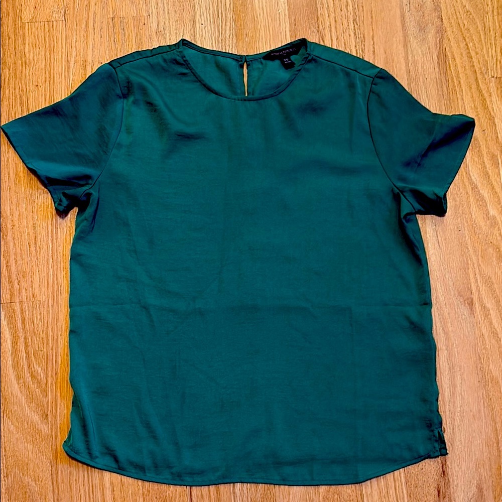 Elegant Green Women's Top